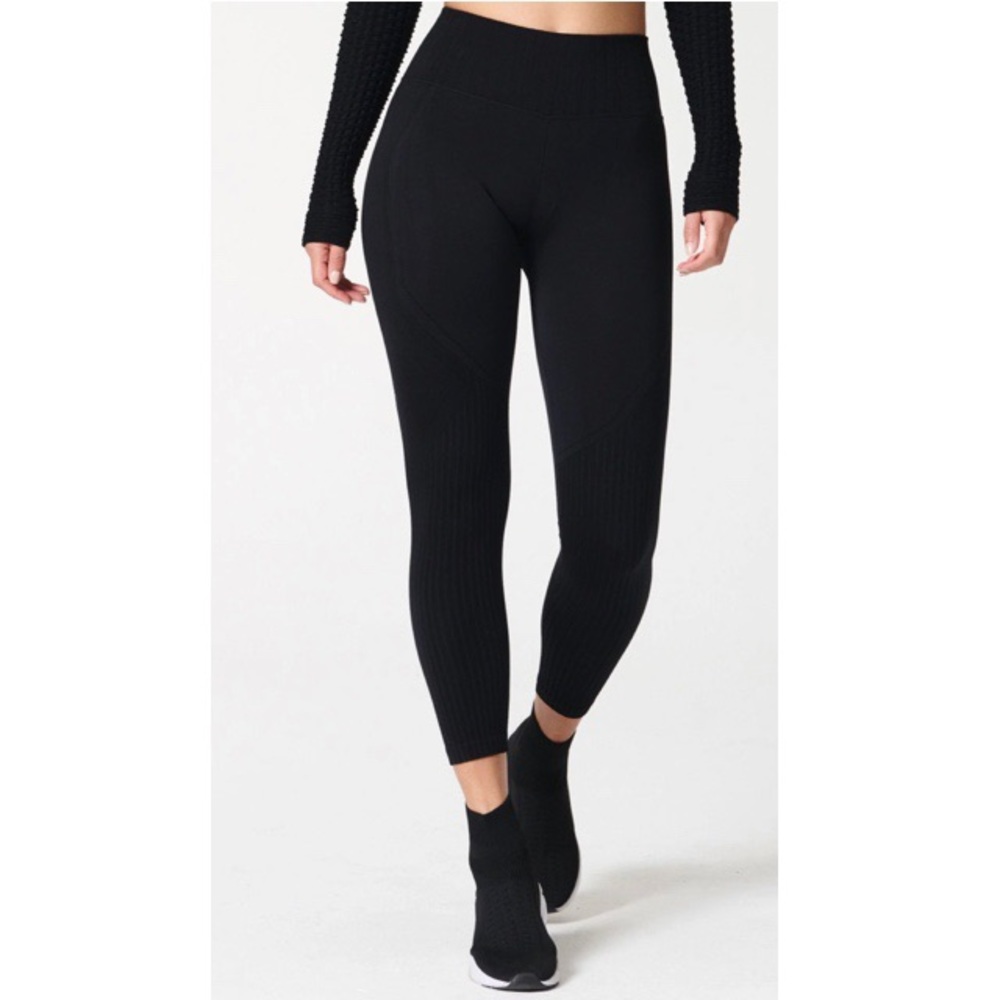 NUX ELEVATE LEGGING NWT Small
